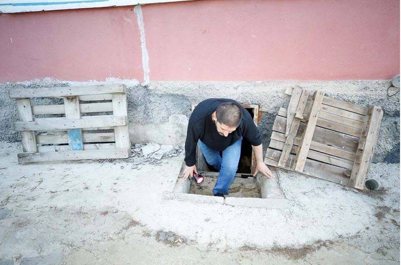 Kahramanmaraş’ta ev sahiplerini tedirgin eden görüntü. Her deprem sonrası yeraltından yükseliyor 8